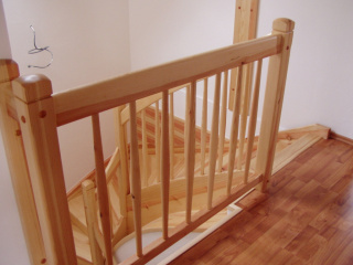 Vyrobení a montáž dřevěného schodiště