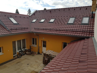 Rekonstrukce střechy a montáž oken Velux v Bílovic