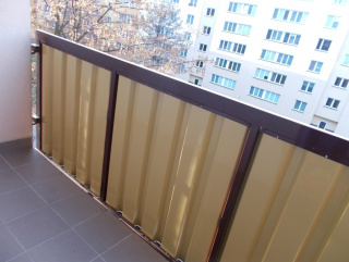 zateplení zábradlí - Pohled na balkón před montáží