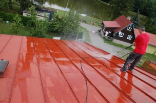 Nátěr plechové střechy Valašské-Meziříčí