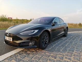 Tesla model S 2019
