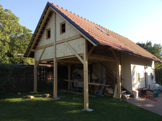 Kompletní stavba dřevěné přístavby.