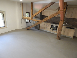 Povrch imitující betonovou podlahu