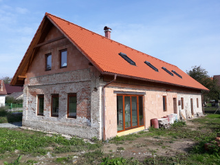 Zhotovení kompletní rekonstrukce domu včetně nové 