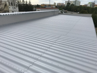 Renovace plechové střechy - po