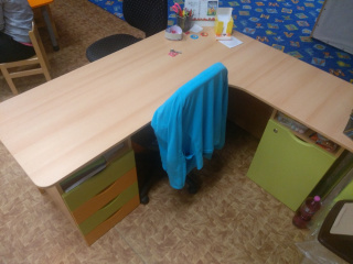MŠ - učitelský stůl