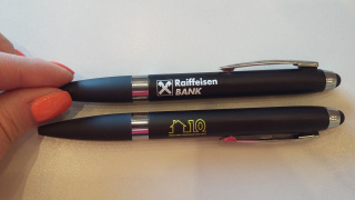 Černé pero - firma Raiffeisen BANK