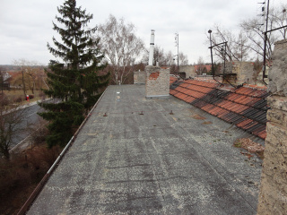 Kompletní rekonstrukce střechy na bytovém domě. St