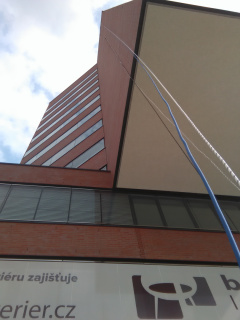 Oprava vnějšího pláště výškové budovy v Brně