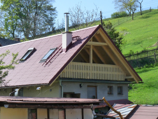 sedlová střecha na usedlosti