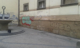 čištění fasád od graffiti