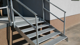Kovové schodiště