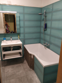 modrá koupelna
