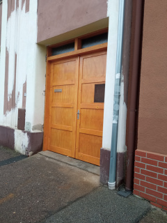 dřevěná vrata